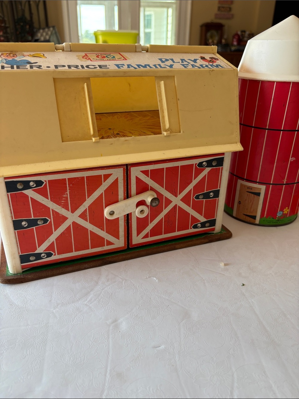 Fisher-Price Family Play Farm and Silo #915